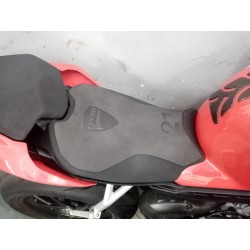 SELLA IN NEOPRENE AD ALTA DENSITA' per sella originale YAMAHA R1 2015/20